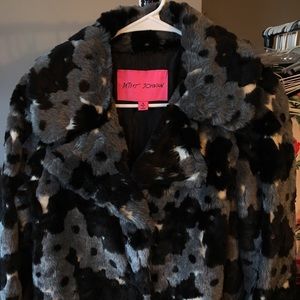 ✅SOLD ON VINTED Betsey Johnson faux fur coat